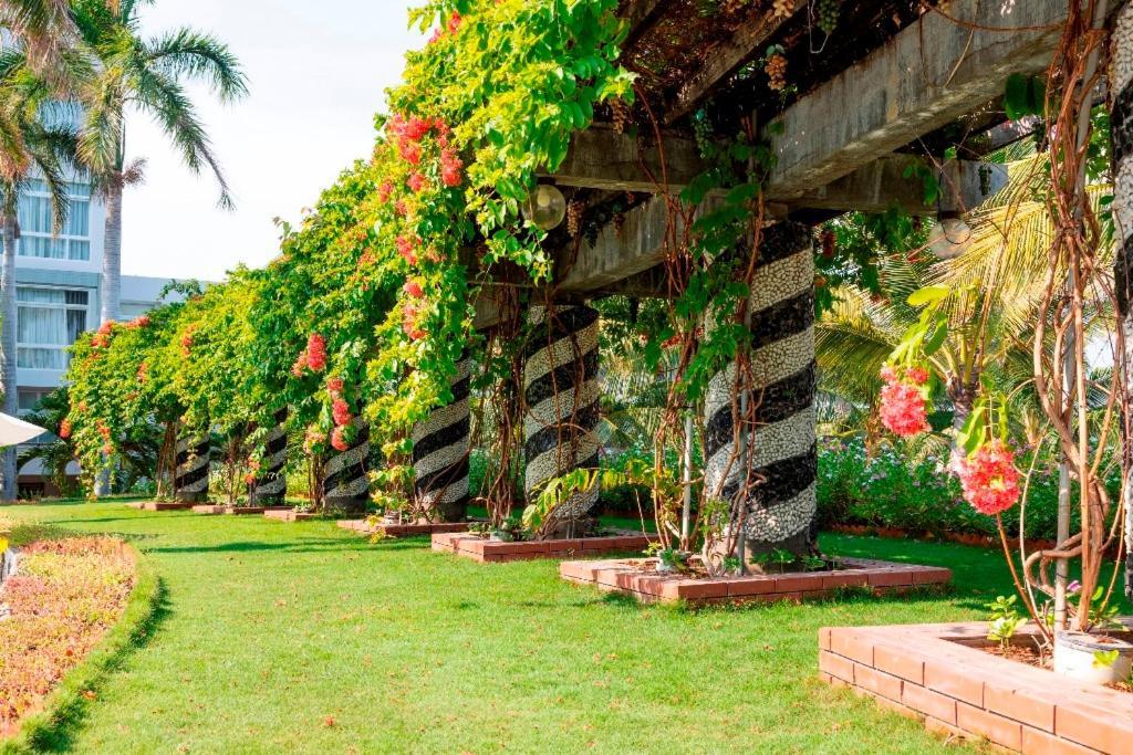 Saigon - Ninh Chu Hotel & Resort Phan Rang-Tháp Chàm Exterior foto